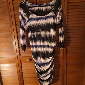 Guess Hip hugging dress with cool. Material